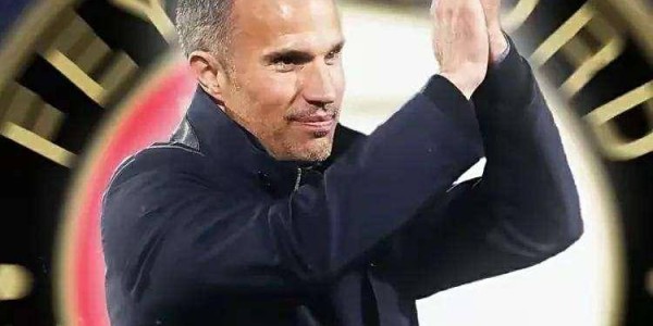 1-0到2-1！欧冠夜两大豪门失利，穆帅补时被绝杀，法甲独苗陷危局