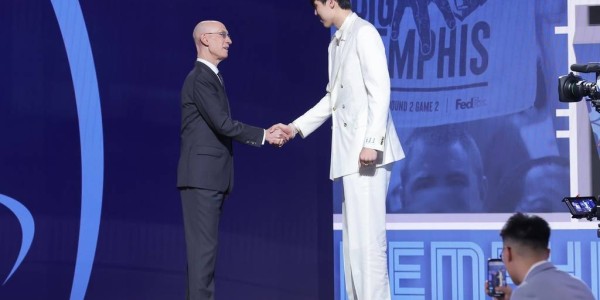 杨瀚森发文:努力扎根将梦想延续 生日礼物我很喜欢