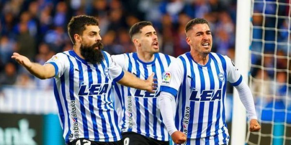 西甲焦点战：比利亚雷亚尔 VS 塞维利亚，黄潜能否主场奏凯？