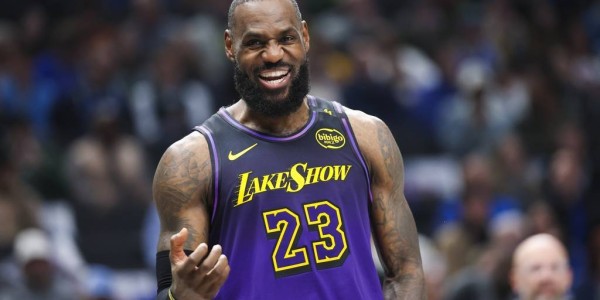 闹麻了！詹姆斯预热一天的决定二 竟是商业广告