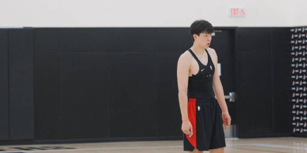 开拓者队记:不要给他太大压力 他需要时间适应