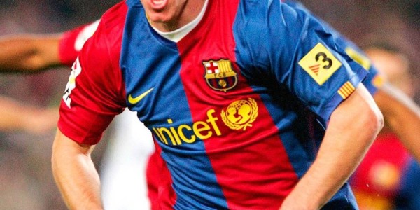 皇马名宿卡洛斯：我曾想犯规梅西，结果自己手指骨折！